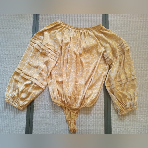 Free People All Tucks Bodysuit Blouse S - Picture 4 of 8